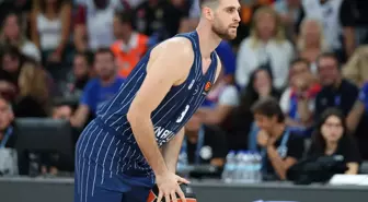 Anadolu Efes'te yıldız oyuncu Georgios Papagiannis sezonu kapattı