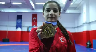 Elif Sude Elmalı, Balkan Şampiyonu Olmanın Gururunu Yaşıyor
