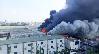 Dakka Havalimanı'nda Kargo Bölümünde Yangın Çıktı