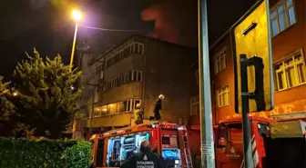 Beyoğlu'nda Çatı Yangını: 1 Kişi Dumandan Etkilendi