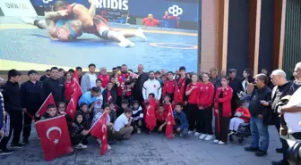 Serhat Sarıçiçek, Veteranlar Dünya Güreş Şampiyonası'nda Bronz Madalya Kazandı