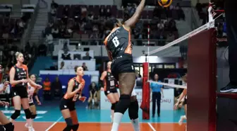 Eczacıbaşı Dynavit, İlbank'ı 3-0 Mağlup Etti