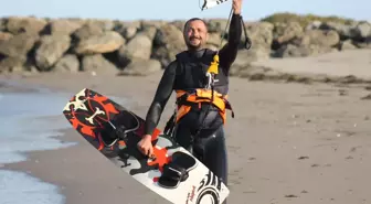 Samsun'da Uçurtma Sörfü Tutkunları Karadeniz Kıyılarında Buluştu