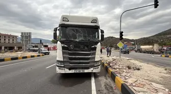 Eskipazar'da Minibüs ile TIR Çarpıştı: 9 Çocuk Yaralandı
