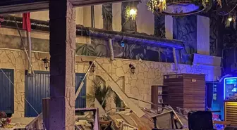 İzmir'de Eğlence Merkezinde Dekor Duvarı Çöktü: 6 Yaralı