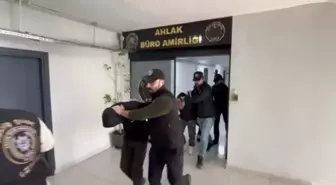 İzmir'de Fuhuş Operasyonu: 19 Kadın Kurtarıldı, 4 Şüpheli Tutuklandı