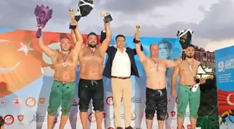 9'uncu Geleneksel İsmet Atlı Karakucak Güreşleri'nde Başpehlivan Recep Kara Oldu