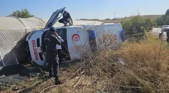 Adıyaman'da Ambulans ve Otomobil Çarpıştı, 6 Yaralı