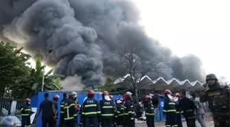 Dakka Havaalanı'nda Büyük Yangın Çıktı