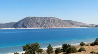 Salda Gölü'nde Su Seviyesindeki Hızlı Çekilme Tehdit Ediyor