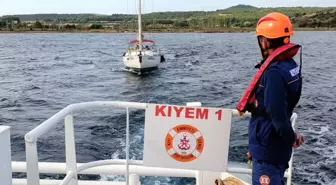Çanakkale Boğazı'nda Makine Arızası Yaşayan Tekne Kurtarıldı