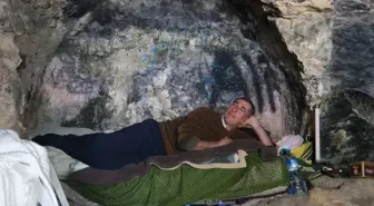 Depremden sonra mağarada yaşamaya başlayan adamı yıkan karar