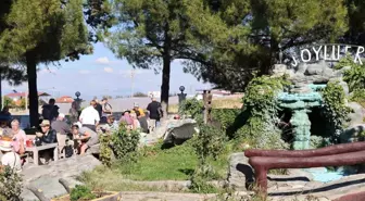 Yabancı Turistler Pamukkale'de Türk Misafirperverliğini ve Lezzetlerini Keşfediyor