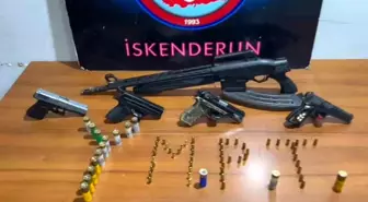 İskenderun'da Asayiş Uygulaması: 4 Ruhsatsız Tabanca ve 1 Tüfek Ele Geçirildi