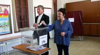 KKTC Başbakanı Ünal Üstel Oyunu Kullandı