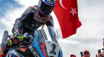 Milli motosikletçi Toprak Razgatlıoğlu, 3. kez dünya şampiyonu