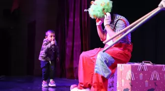 Van'da Özel Gereksinimli Bireyler İçin Tiyatro Etkinliği Düzenlendi