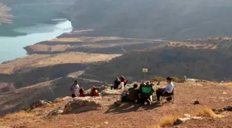 Vatandaşlar Botan Vadisi'nde Sonbahar Keyfi