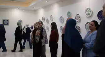 Sakarya Üniversitesi'nde 'Zamanda Geleneksel Yolculuk; Çini' Sergisi Açıldı