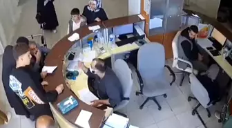 Devlet hastanesinde skandal: Engelli hastaya 'Yobaz' dedi, oğluna kalem fırlattı