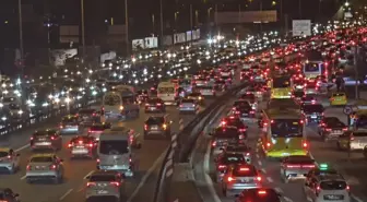 İstanbul'da Akşam Saatlerinde Trafik Yoğunluğu Yüzde 78'e Ulaştı