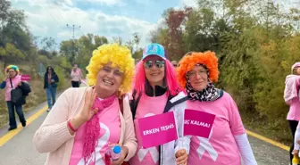 Meme Kanseri Farkındalık Ayı'nda Pembe Yürüyüş Düzenlendi