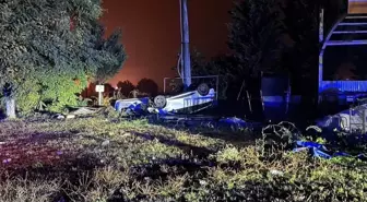 Bursa'da Yağmurlu Havada Takla Atan Otomobilde İki Yaralı