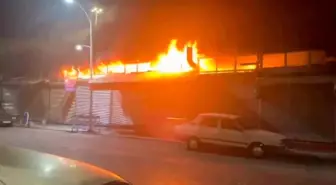 Şanlıurfa'da Lokantada Yangın: İş Yeri Kullanılamaz Hale Geldi