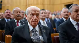 Kıbrıs'ta Cumhurbaşkanlığı Seçimi: Ersin Tatar ve Tufan Erhürman Favori Adaylar