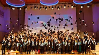 Berlin International Üniversitesi 2025 Mezuniyet Törenini Gerçekleştirdi