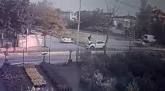 Tuzla'da Düğün İçin Geçerken Otomobil Çarptı: Genç Adam Ağır Yaralandı