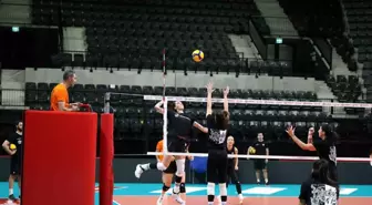 Eczacıbaşı Dynavit, Yeni Evinde Derbi Heyecanı Yaşıyor