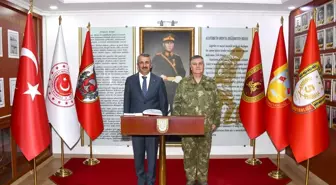 Edirne Valisi Yunus Sezer'den 5. Kolordu Komutanı'na Ziyaret