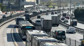 Küçükçekmece'de Metrobüs Kazası: Bir Yaralı