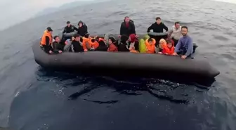 Çeşme ve Menderes Açıklarında 52 Düzensiz Göçmen Yakalandı