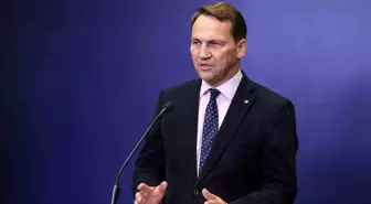 Polonya Dışişleri Bakanı'ndan Putin'in Uçuşuna Uyarı