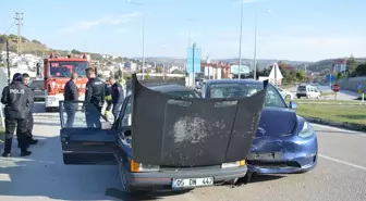 Samsun'da İki Otomobil Çarpıştı: Bir Yaralı