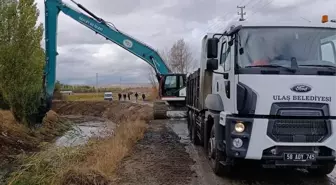 Ulaş İlçesi'nde Su Kanalları Temizlik Çalışmaları Başlatıldı