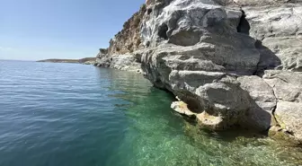Adıyaman'da Paleolitik Döneme Ait Kaya Resimleri Su Altında Keşfedildi