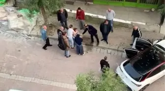 Avcılar'da Fren Yerine Gaza Basan Sürücü Ağaçla Çarpıp Hastaneye Kaldırıldı