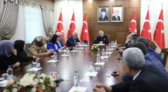 İçişleri Bakanı Yerlikaya, Diyarbakır Anneleri ile Buluştu