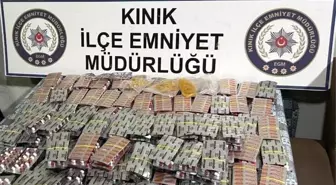 İzmir'de Uyuşturucu Operasyonu: 5 Bin 264 Hap Ele Geçirildi