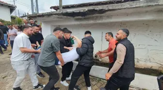 Manisa'da Düğün Gelenekleri: İlgisiz Akrabalara Su Dolusu Yalağa Ceza
