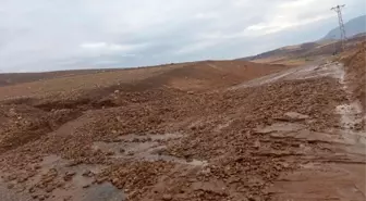 Siirt'te Yağış Sonrası Heyelan: Ulaşım Yeniden Açıldı