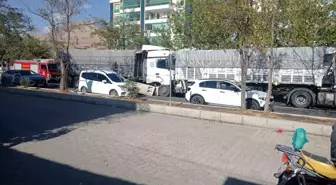 Diyarbakır'da Freni Patlayan Tır Kazası: 1 Yaralı