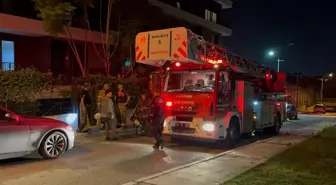 İzmir'de 7 Katlı Apartmanda Yangın Çıktı