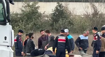 Çerkezköy'de Kamyonet Bariyerlere Çarptı: Sürücü Ağır Yaralandı