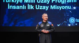 Türkiye'nin İlk Astronotu Alper Gezeravcı, İstanbul Üniversitesi'nde Gençlerle Buluştu
