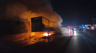 Yalova'da Otoyolda TIR Yangını