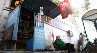 Hasan Aydın: 45 Yıldır Ayakkabı Boyacılığı Yapıyor